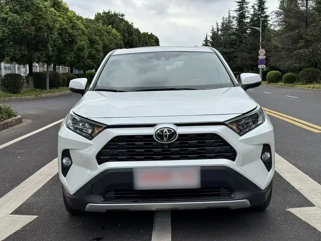 Toyota RAV4 — миниатюра 6