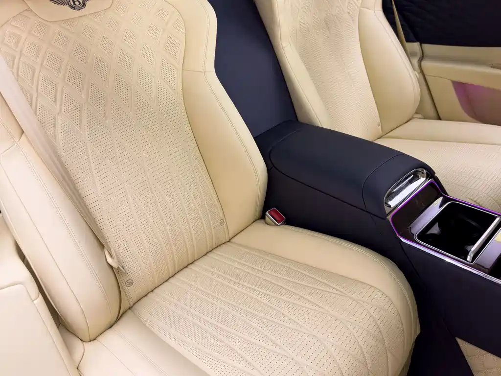 Bentley Flying Spur — миниатюра 33