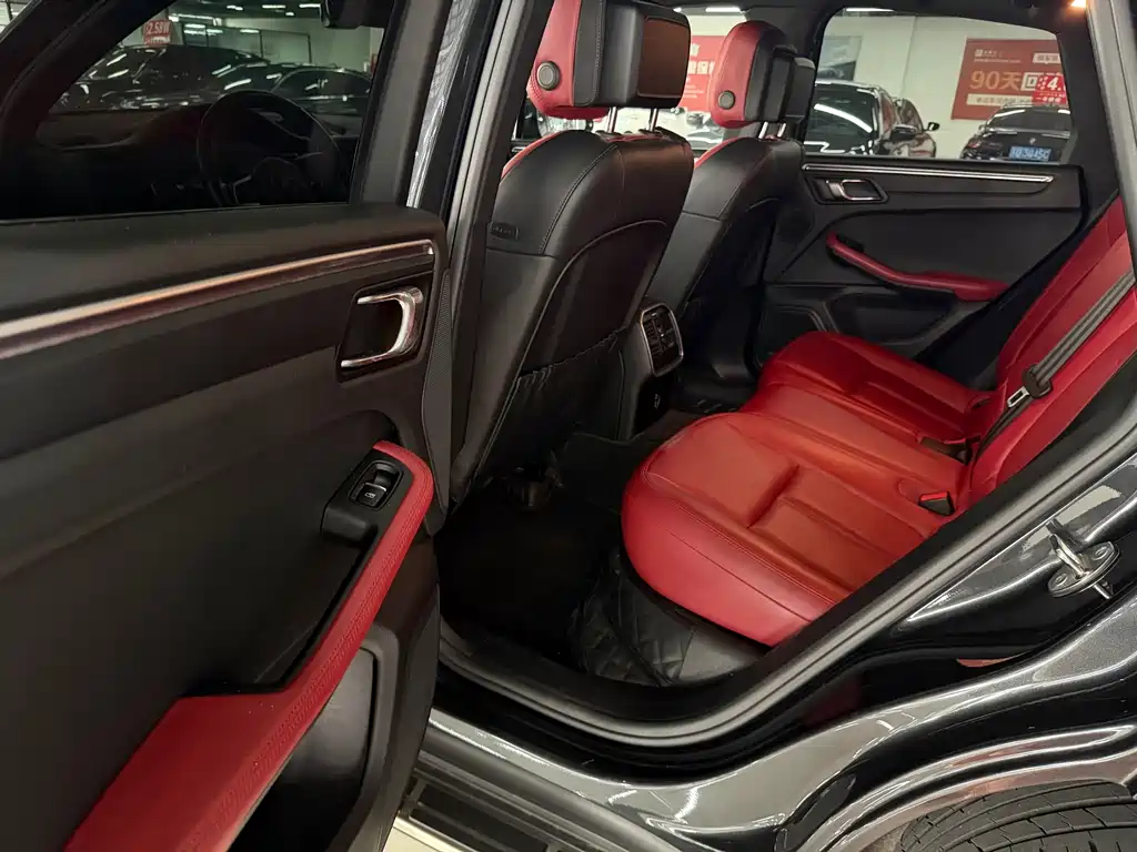 Porsche Macan — миниатюра 6