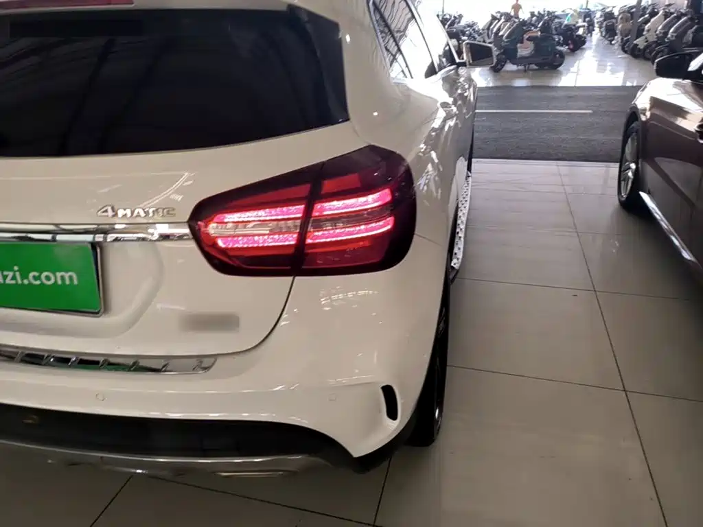 Mercedes-Benz GLA — миниатюра 8