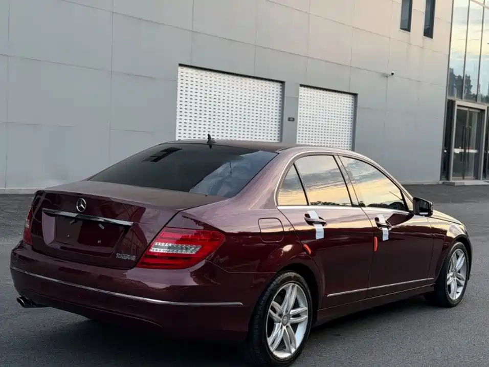 Mercedes-Benz C-Class — миниатюра 11