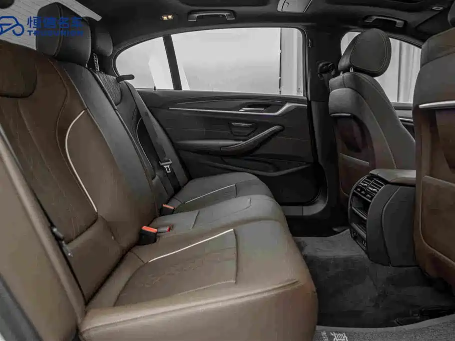 BMW 5 Series — миниатюра 16