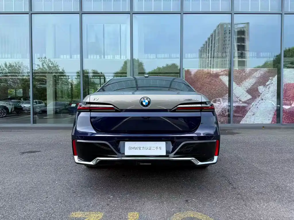 BMW i7 — миниатюра 3