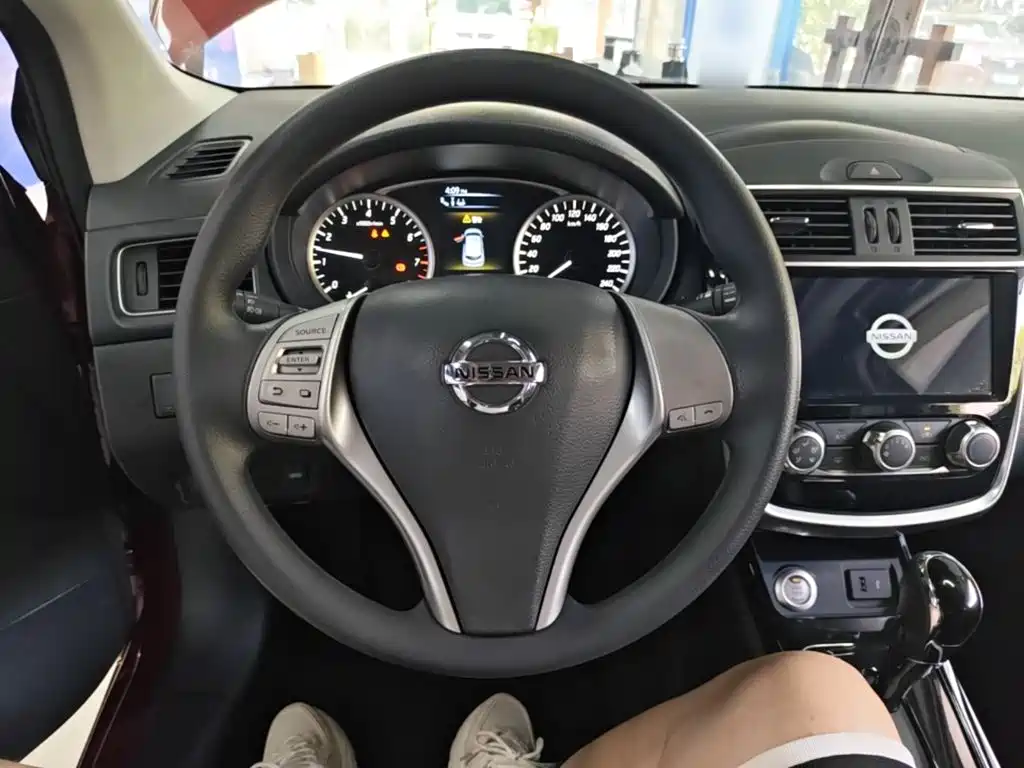 Nissan Tiida — миниатюра 11