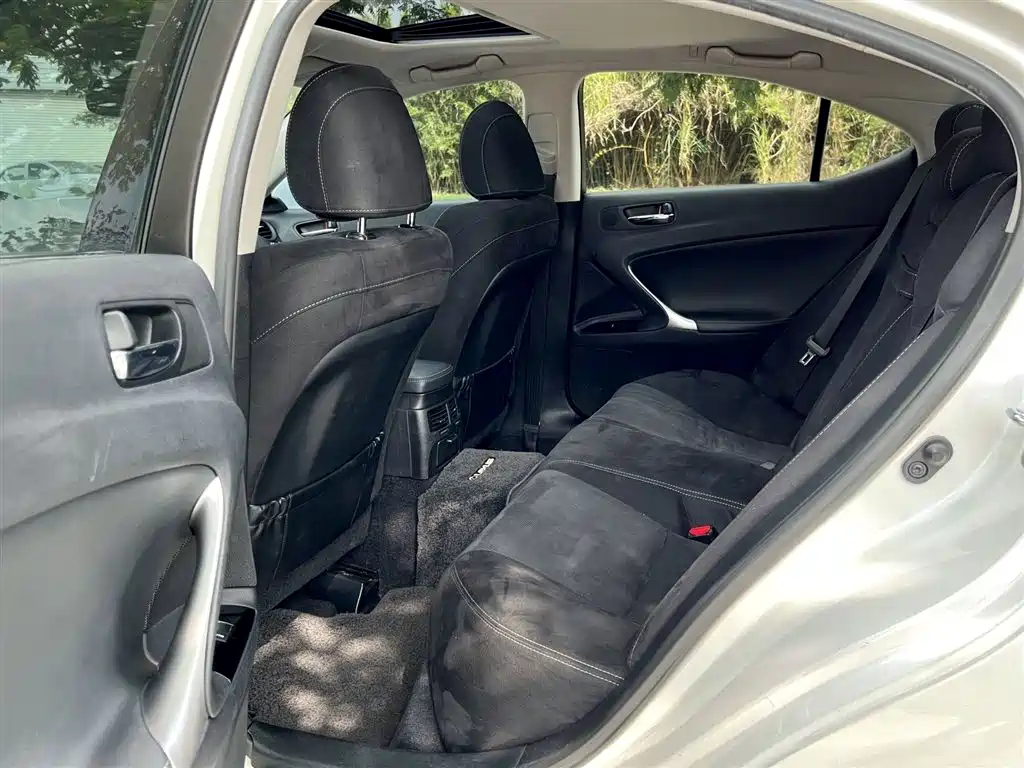 Lexus IS 2011 250