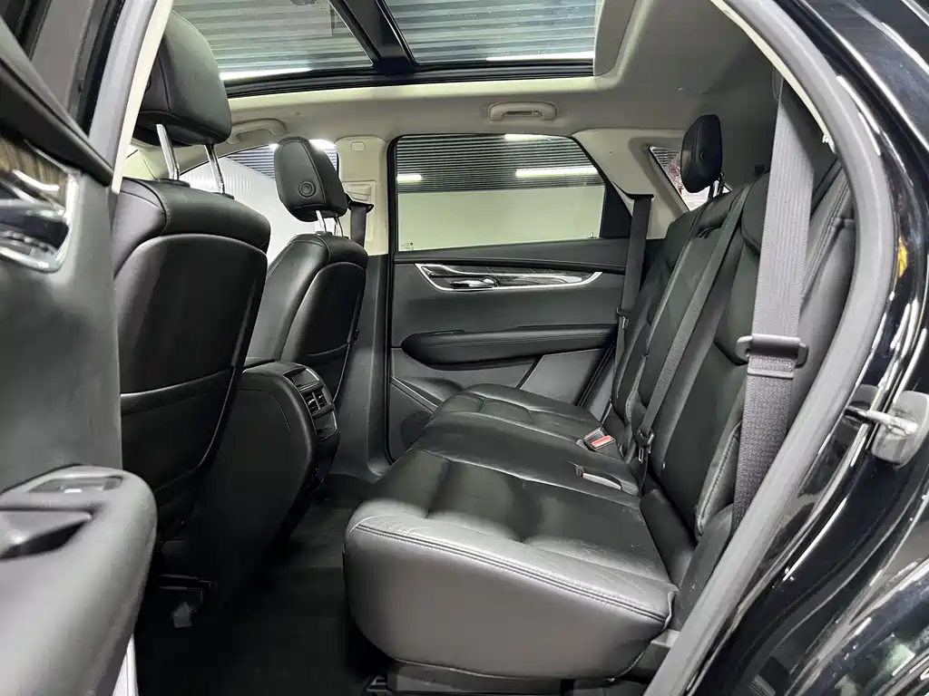 Cadillac XT5 — миниатюра 8