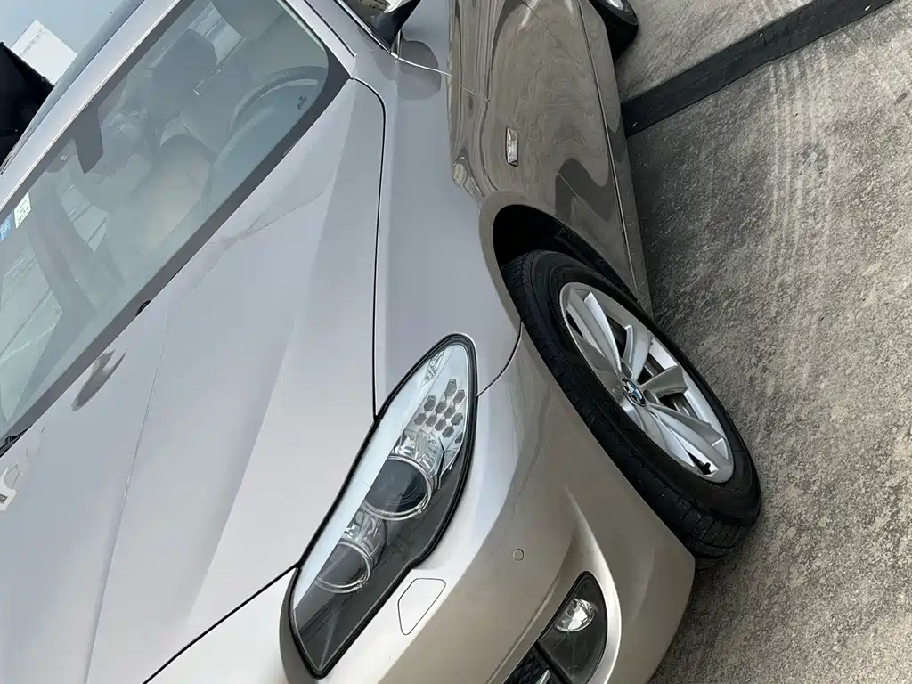 BMW 5 Series — миниатюра 6
