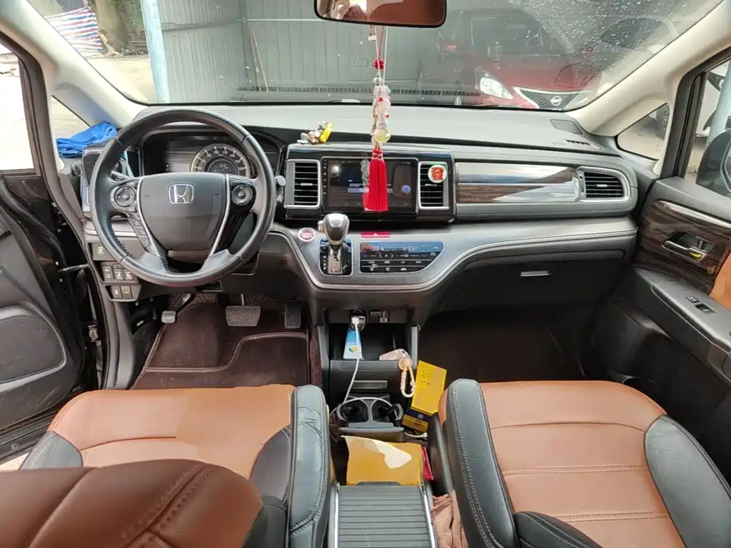 Honda Elysion — миниатюра 10