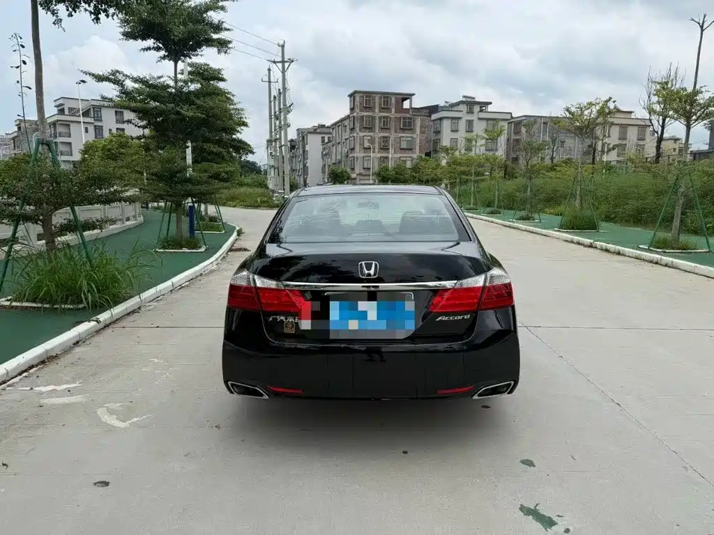 Honda Accord — миниатюра 5