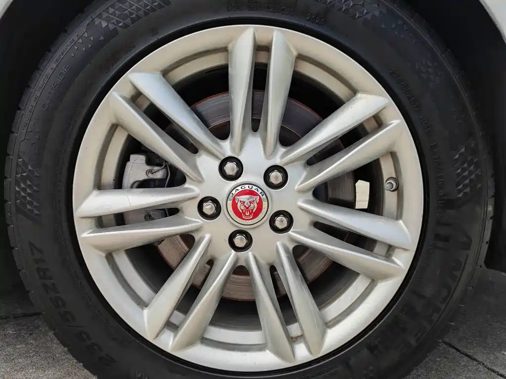 Jaguar XF — миниатюра 15