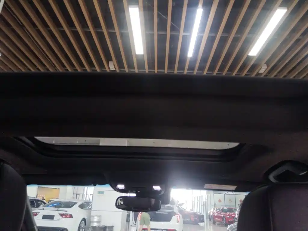 Cadillac CT5 — миниатюра 17