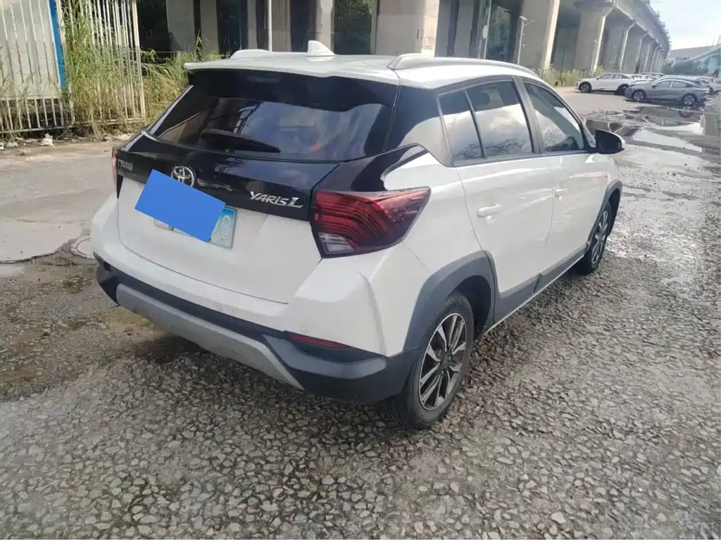 Toyota Yaris L — миниатюра 5