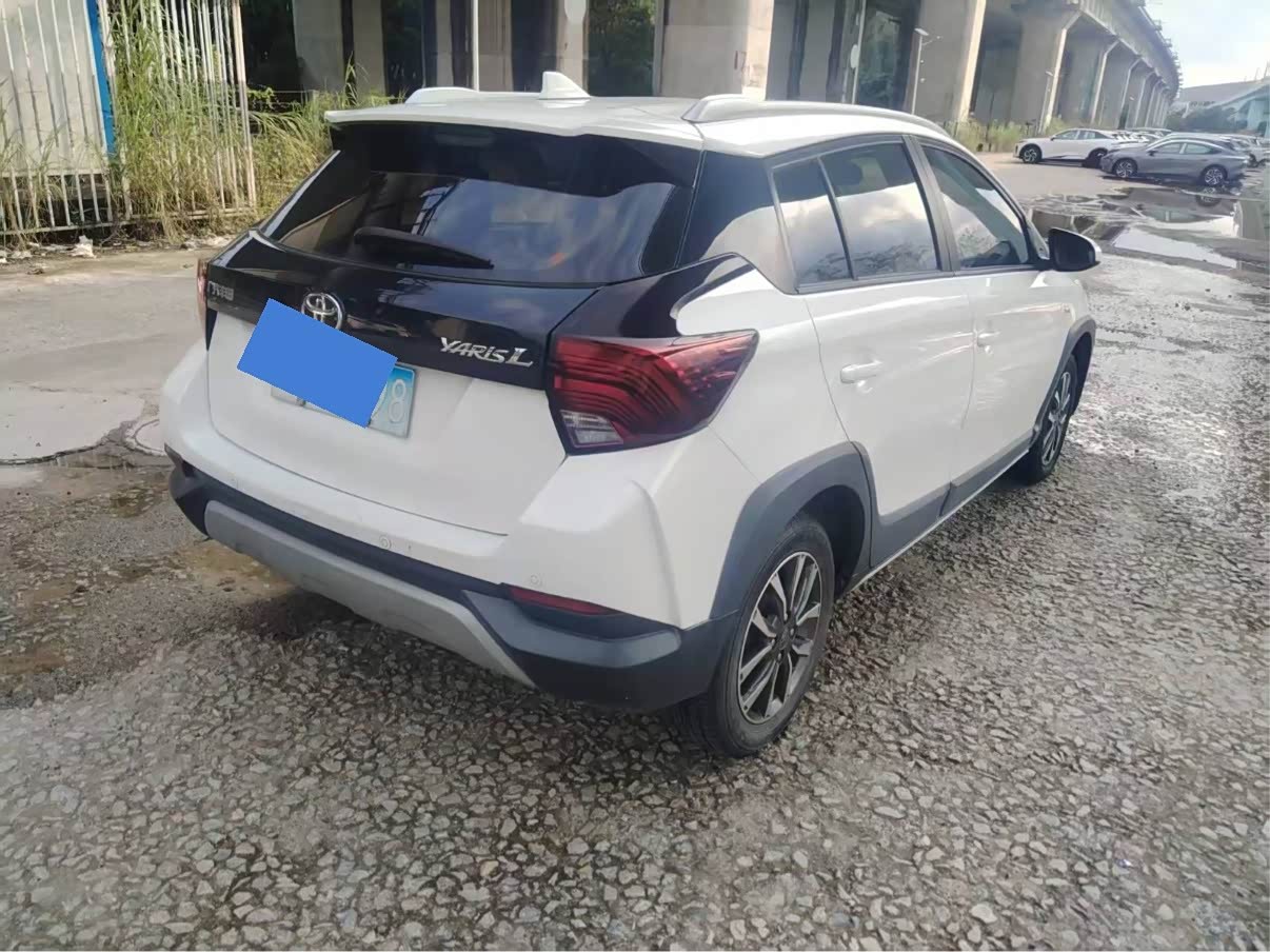 Toyota YARiS L Zhi Xuan 1.5 л 2022 г. Белый, пробег 30000 км