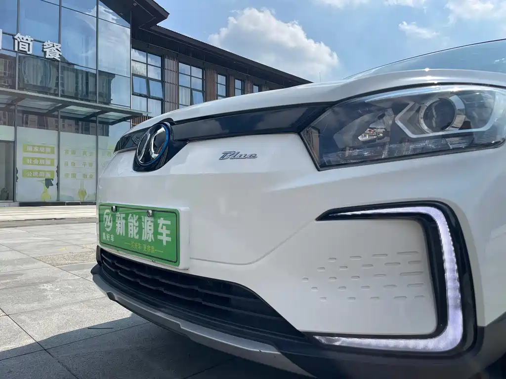 BAIC New Energy EC5 — миниатюра 5