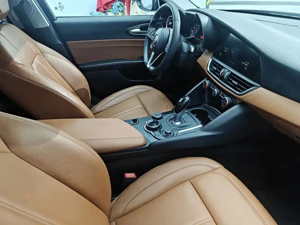 Alfa Romeo Giulia — миниатюра 8