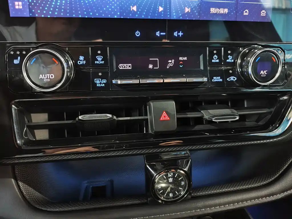 Toyota Crown Kluger — миниатюра 14