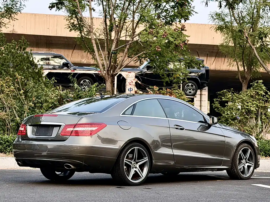 Mercedes-Benz E-Class (Import) — миниатюра 4