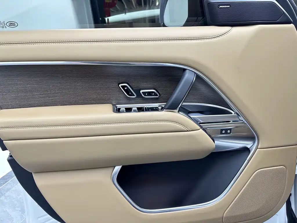 Land Rover Range Rover — миниатюра 18