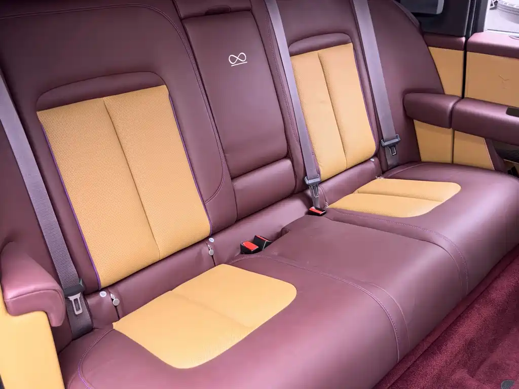 Rolls-Royce Cullinan — миниатюра 32