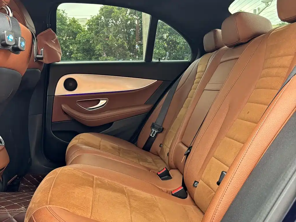 Mercedes-Benz E-Class — миниатюра 13