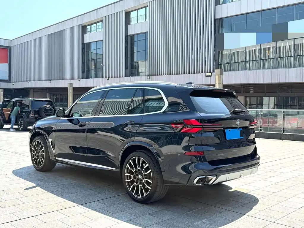 BMW X5 2023 xDrive 40Li M Sport