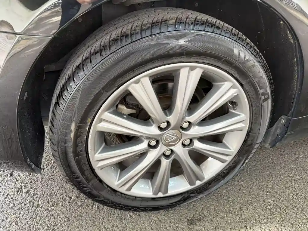 Lexus ES — миниатюра 10