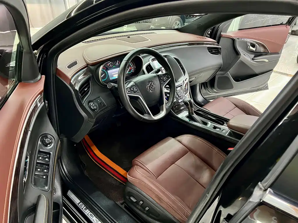 Buick LaCrosse — миниатюра 10