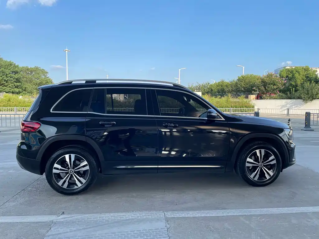 Mercedes-Benz GLB — миниатюра 4