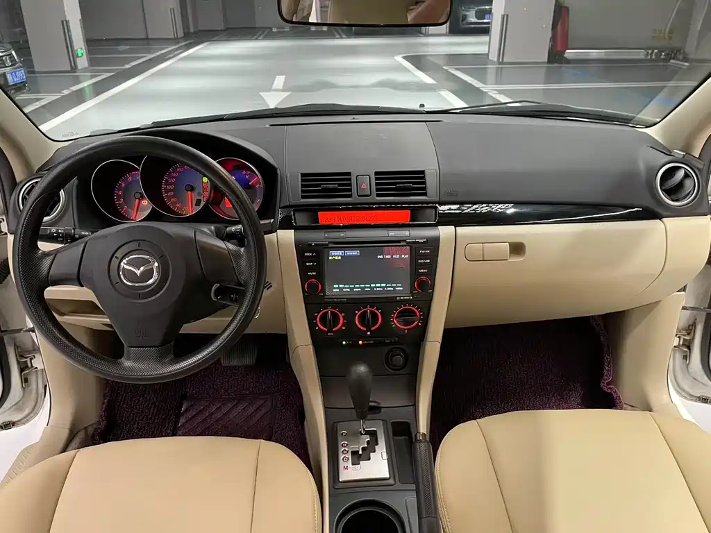 Mazda Mazda3 2012 1.6L AT