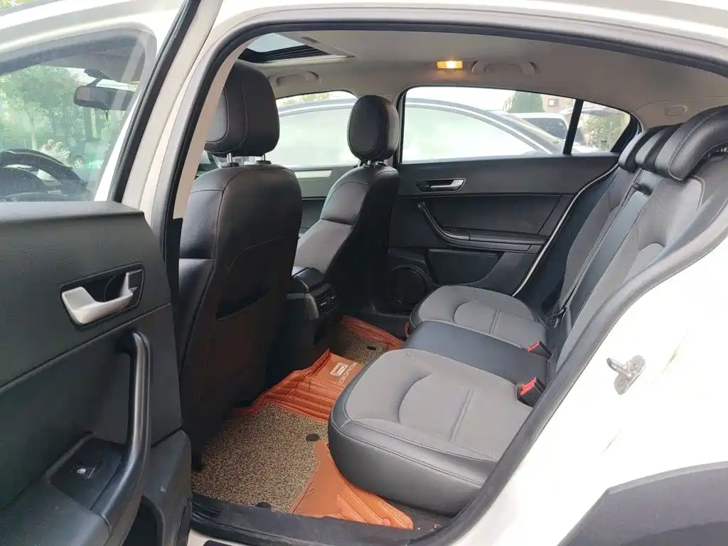 Qoros Qoros 3 — миниатюра 18