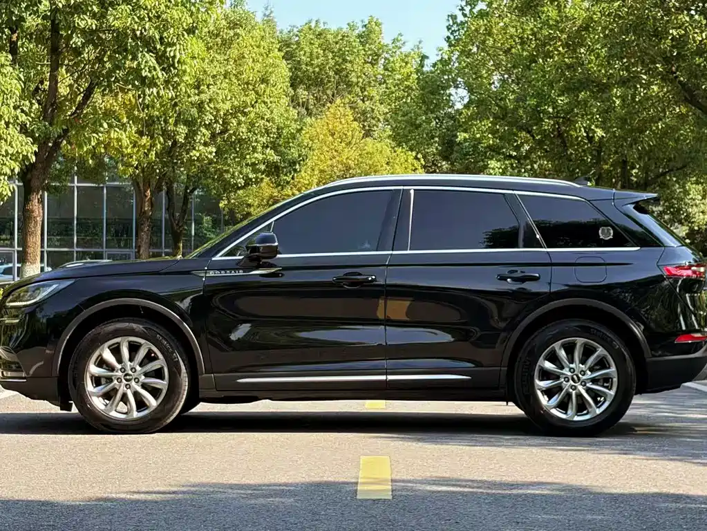 Lincoln Corsair — миниатюра 8
