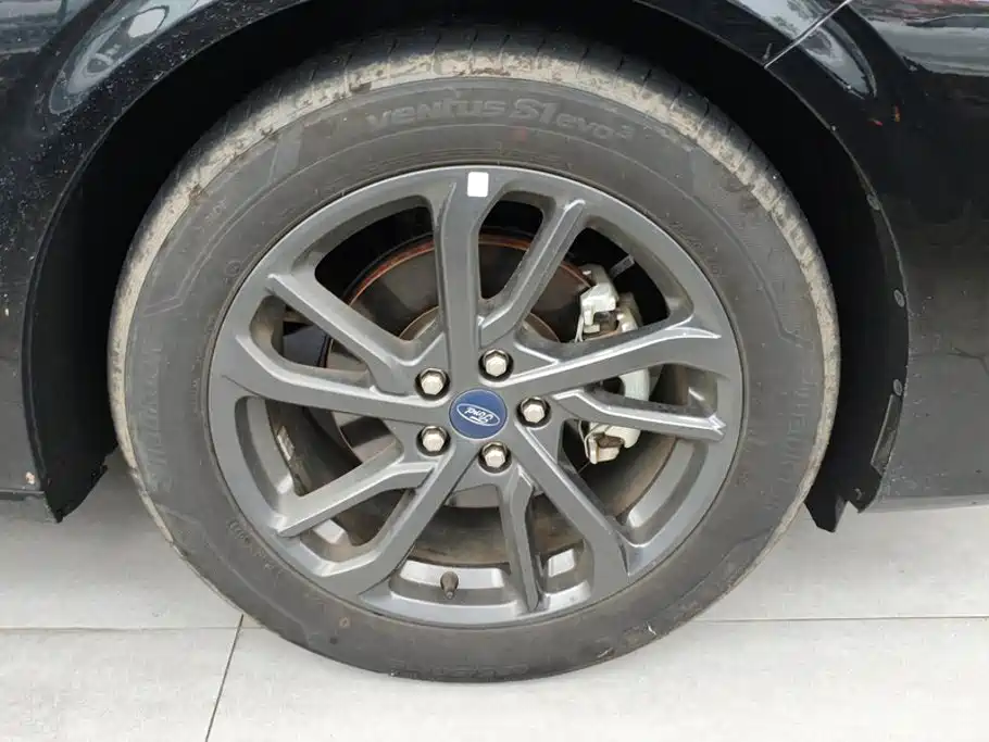 Ford Mondeo — миниатюра 6