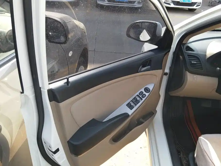 Hyundai Verna — миниатюра 7