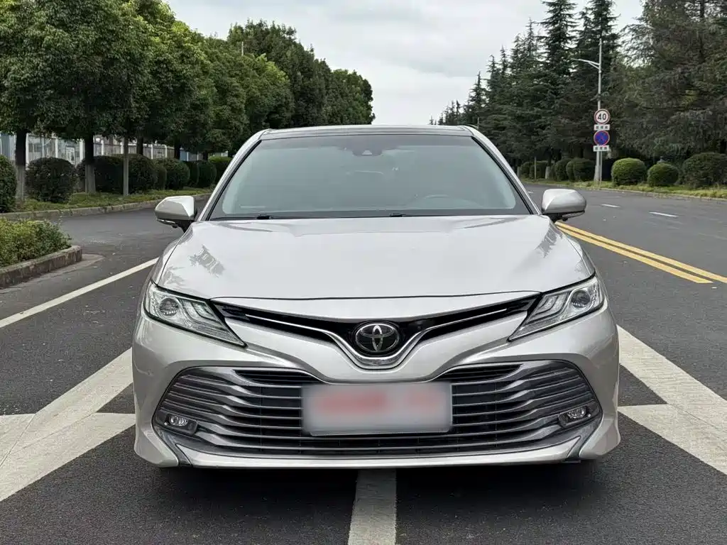 Toyota Camry — миниатюра 3