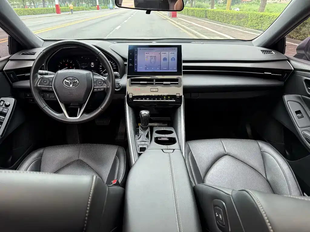 Toyota Avalon — миниатюра 8