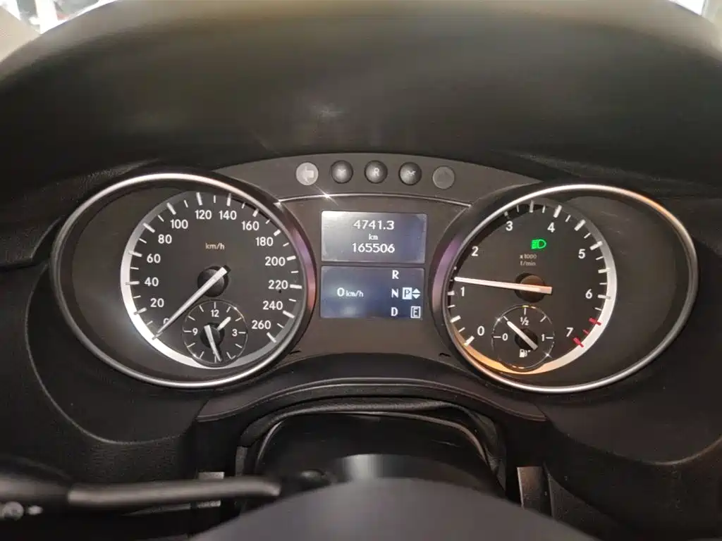 Mercedes-Benz R 2017 R 320 4MATIC