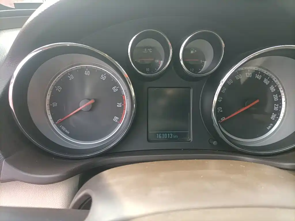 Buick Regal — миниатюра 12
