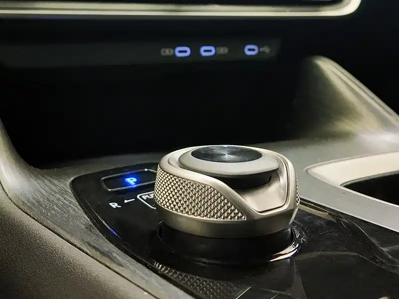 Lexus RZ — миниатюра 9