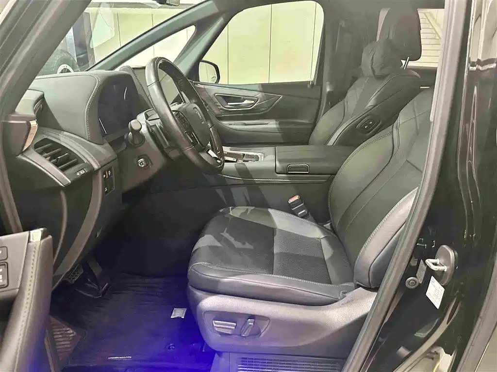 Toyota Vellfire — миниатюра 11