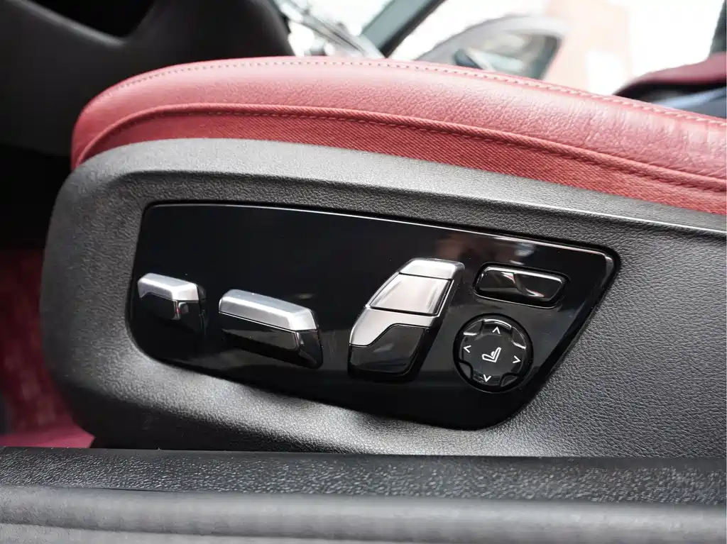 BMW 5 Series — миниатюра 13