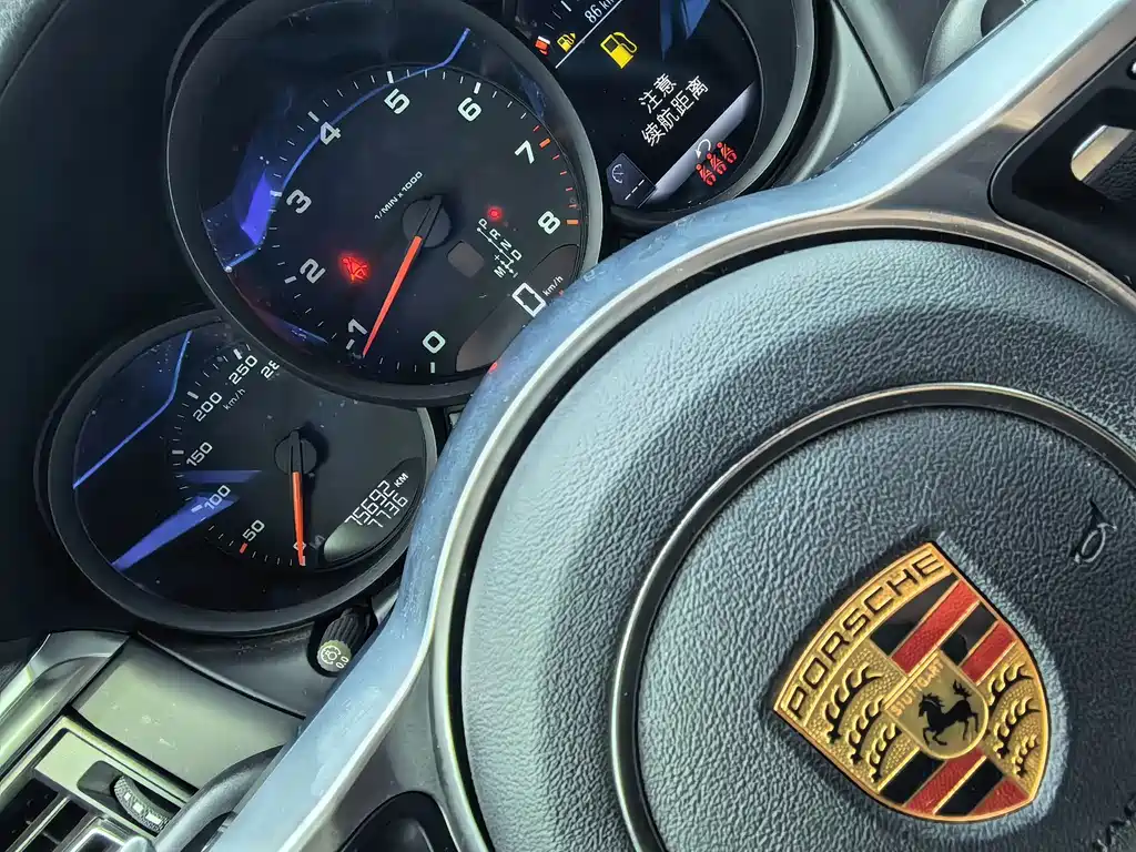 Porsche Macan — миниатюра 4
