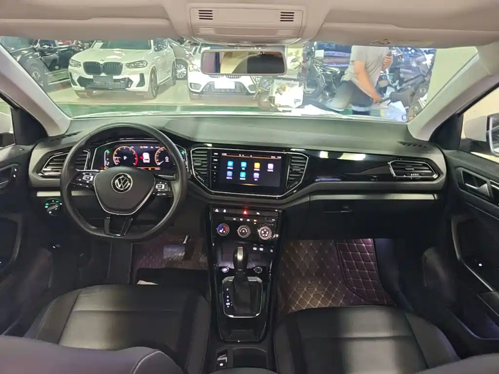 Volkswagen T-Roc — миниатюра 10