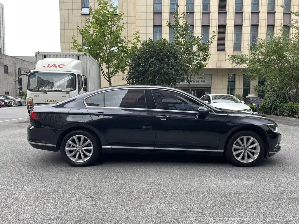 Volkswagen Magotan — миниатюра 4