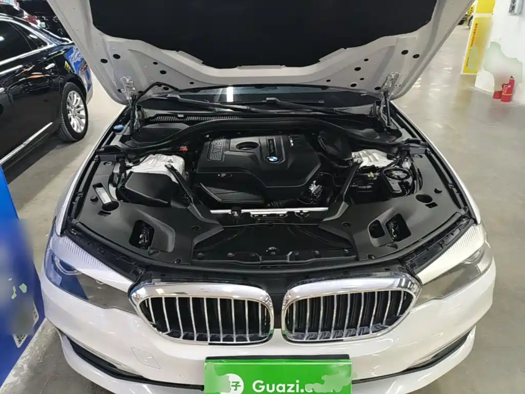 BMW 5 Series — миниатюра 20