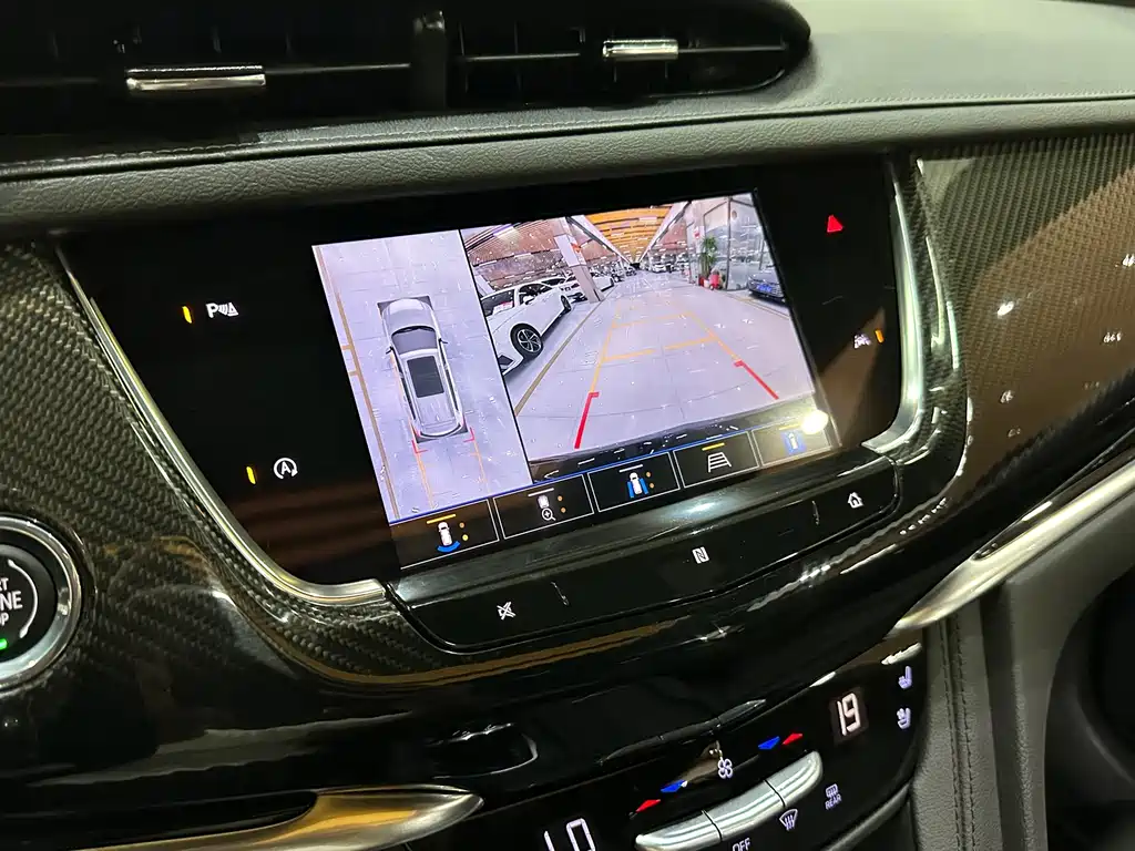 Cadillac XT6 — миниатюра 14