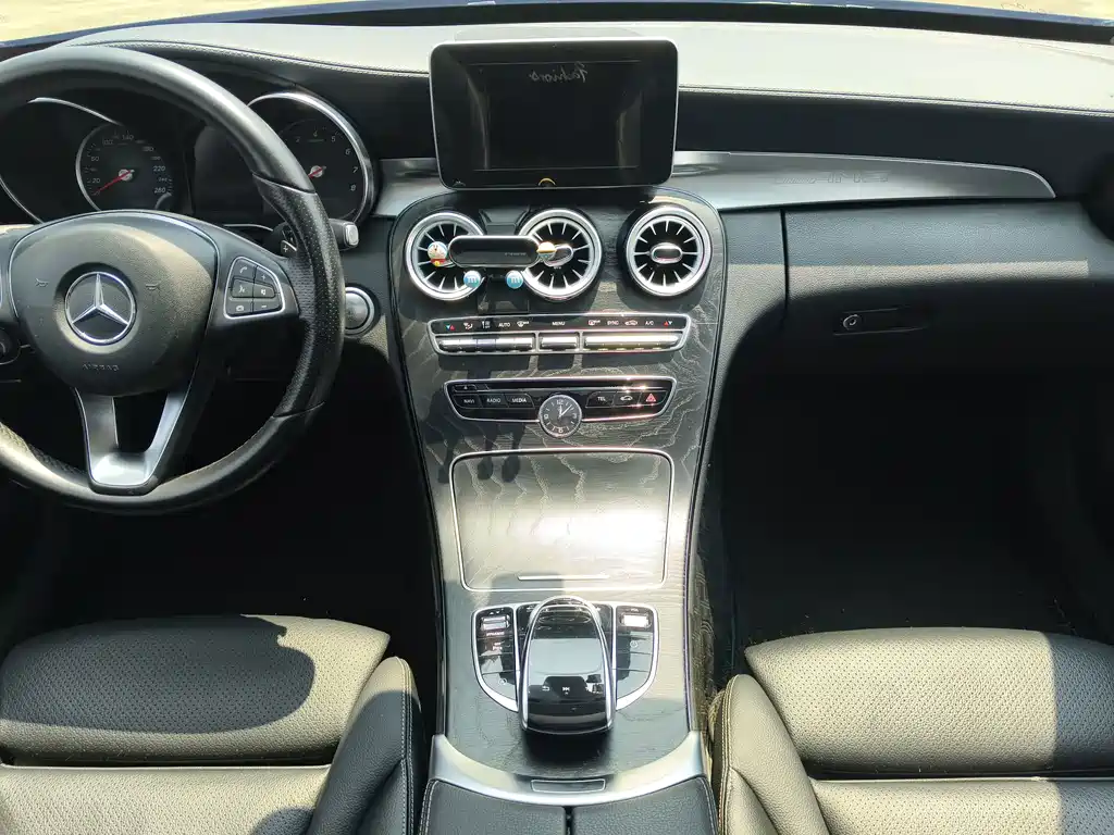 Mercedes-Benz C-Class — миниатюра 14