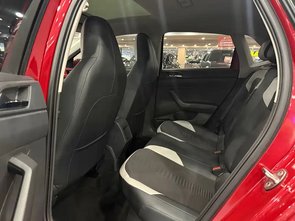 Volkswagen Polo — миниатюра 9