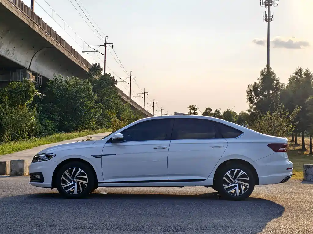 Volkswagen Lavida — миниатюра 10
