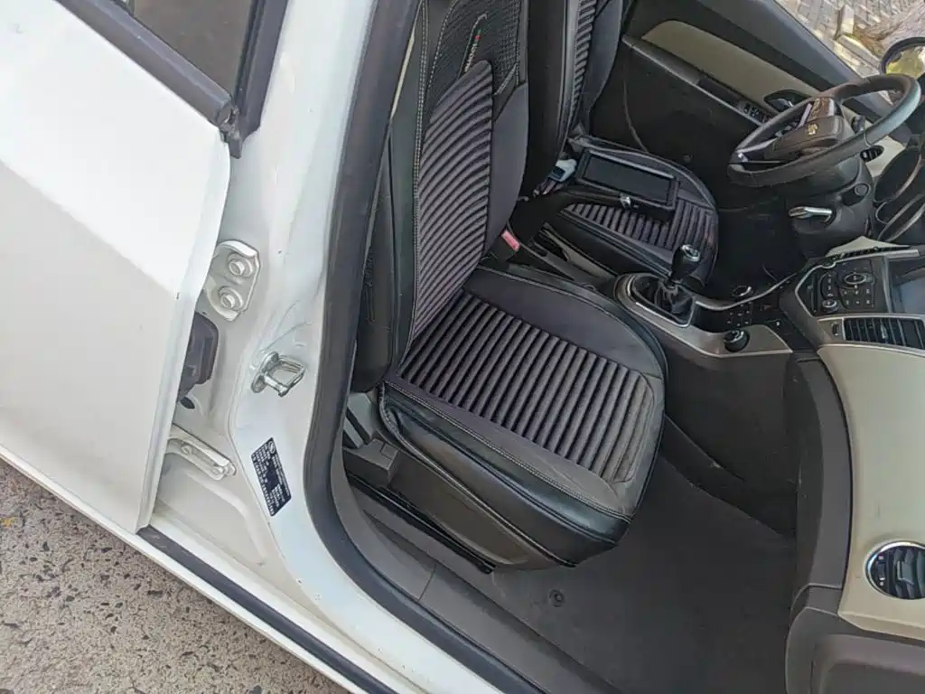Chevrolet Cruze — миниатюра 25