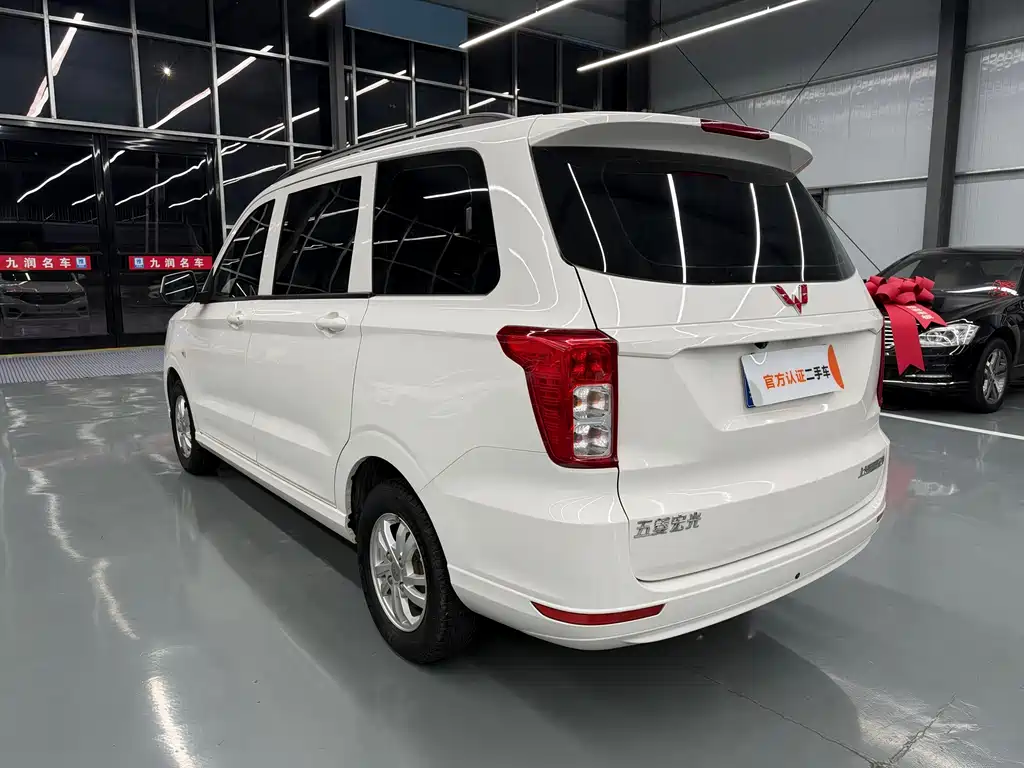 Wuling Hongguang — миниатюра 13